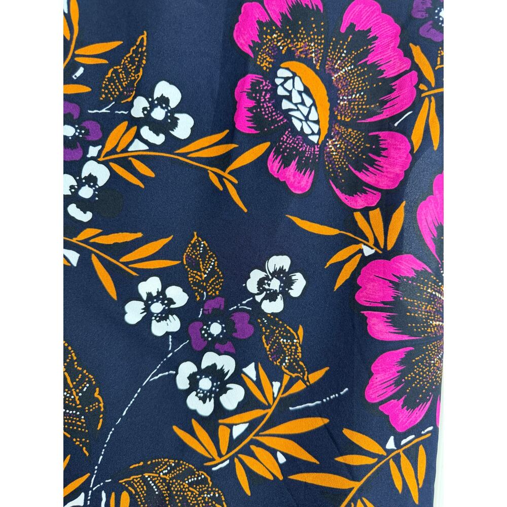 A New Day a.n.d by Andea Blouse Large Floral Sleeveless V-Neck Wrap Top Blue New - Picture 5 of 9